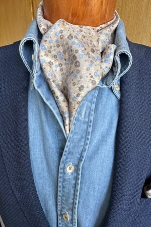 Büste Krwattenschal Beige