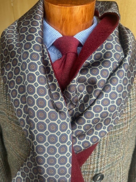 Abseitenschal Büste Bordo