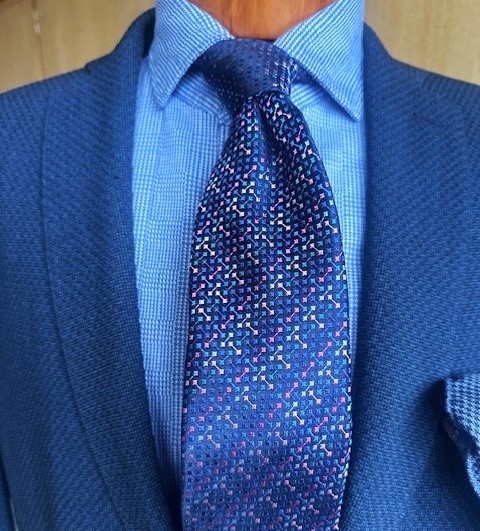 Büste Krawatte Klein Navy