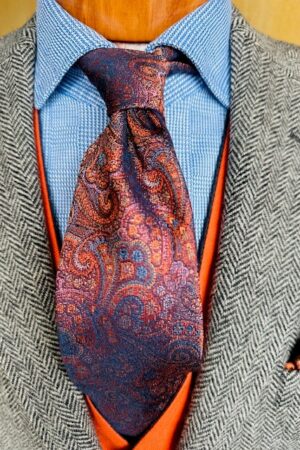 Büste 1 Orange Krawatte