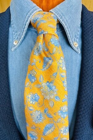 Büste Krawatte Gelb