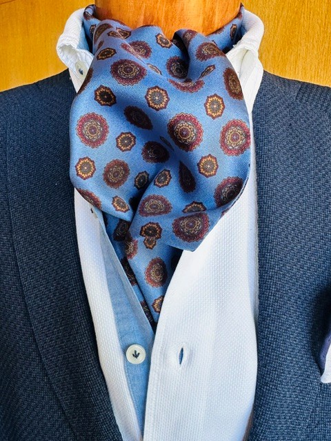 Büste Schalkrawatte Blau-camel